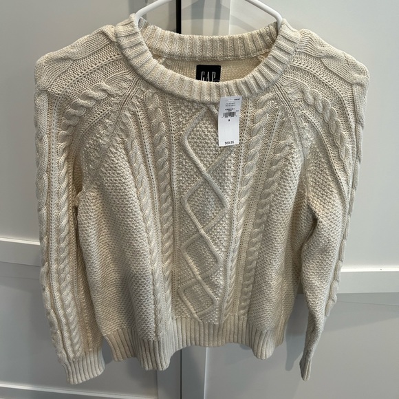 NWT Gap Cream Women’w Cable Knit Sweater. Size small. - Picture 1 of 4